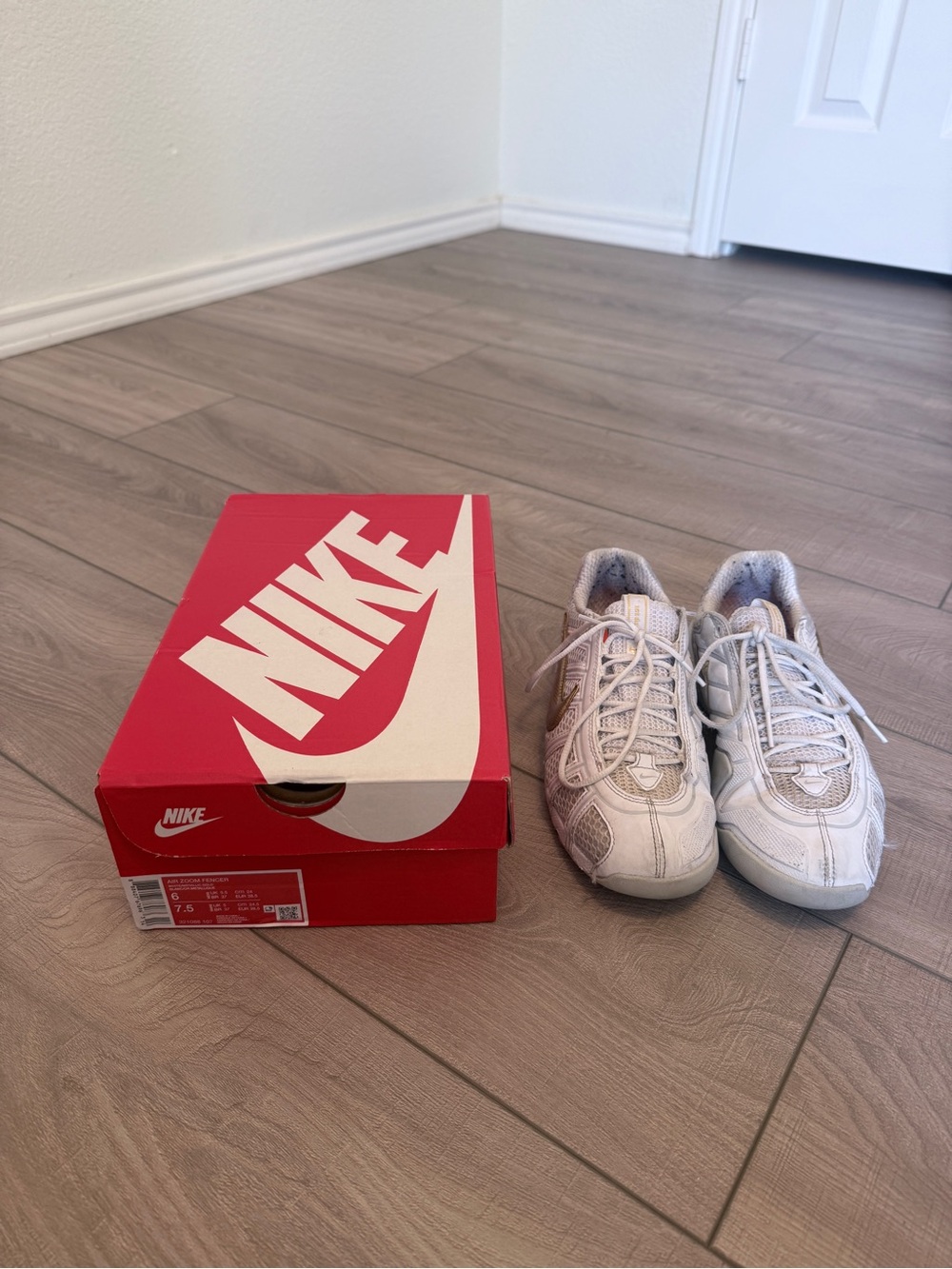 Nike Fencing Shoes Air Zoom White/Gold Men 6 Women 7.5